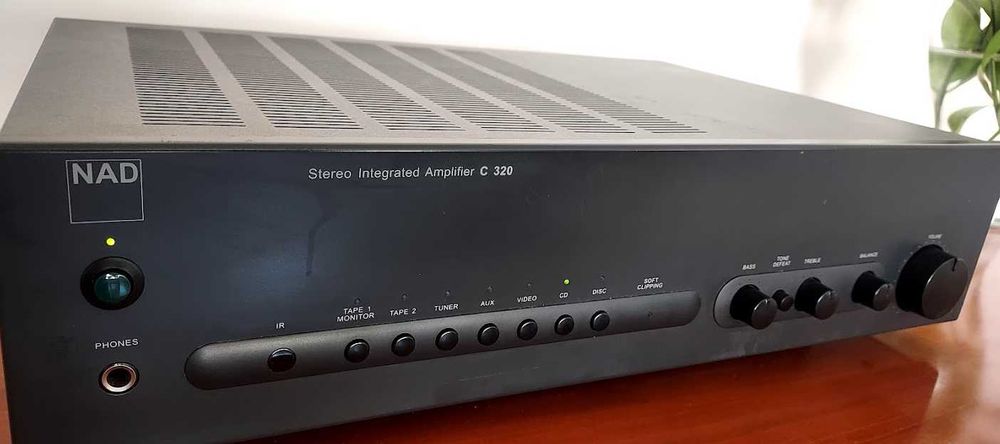 NAD C320 + Comando NAD | Excelente Estado | Amplificador Integrado Hi-Fi