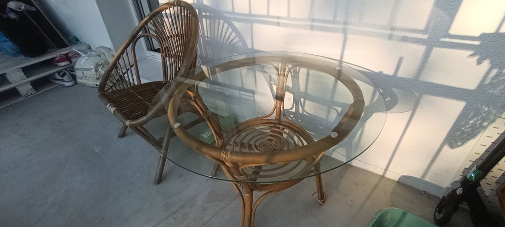 Sprzedam komplet krzesło/ fotel ora stolik