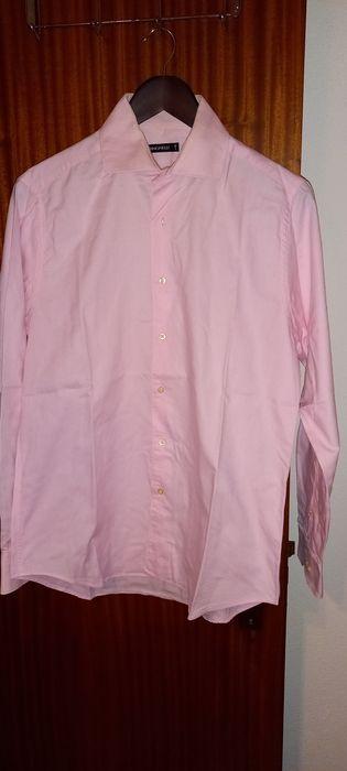 3 camisas em tons de rosa clássicas e slim