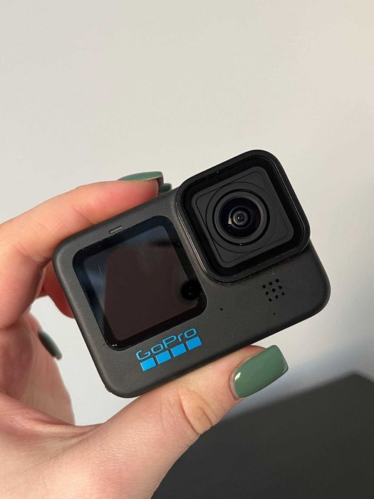 Екшн-камера GoPro Hero 10 з кріпленням на голову