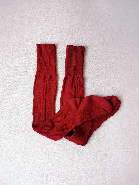 bordowe skarpetki zakolanówki z plecionym wzorem rozmiar 38 -39
Długoś