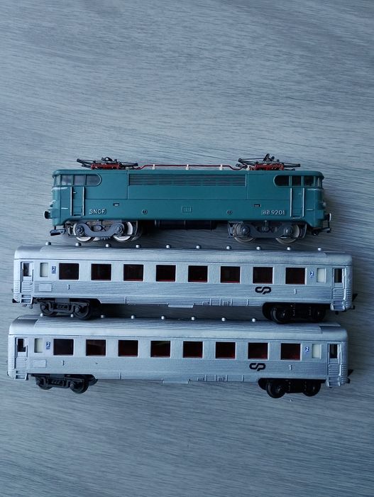 Locomotiva eléctrica SNCF BB 9201 + carruagens Inox H0 1:87
