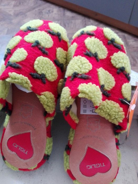 Pantofle domowe, kapcie