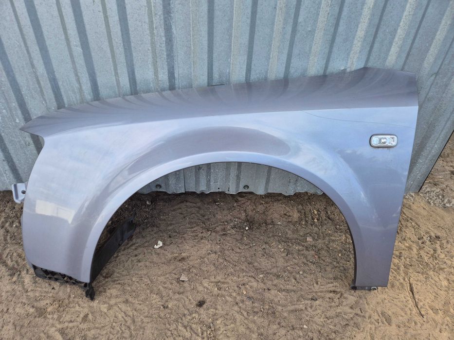 Audi a4 b6 blotnik lewy przod LY7H