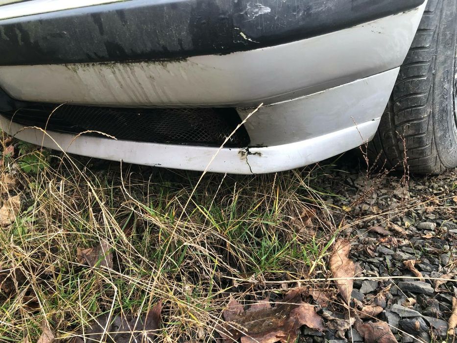 Бампер передній БМВ е34