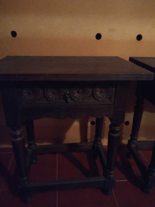 Par de mesinhas de cabeceira rústicas, década de 60