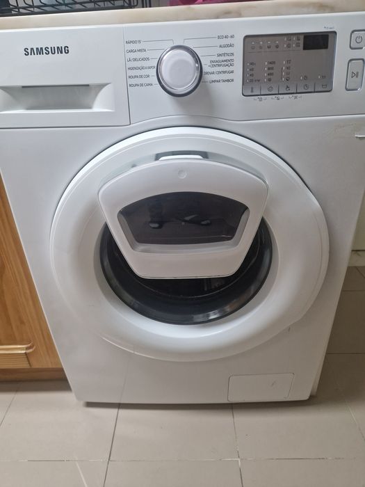 Máquina de lavar roupa addwash