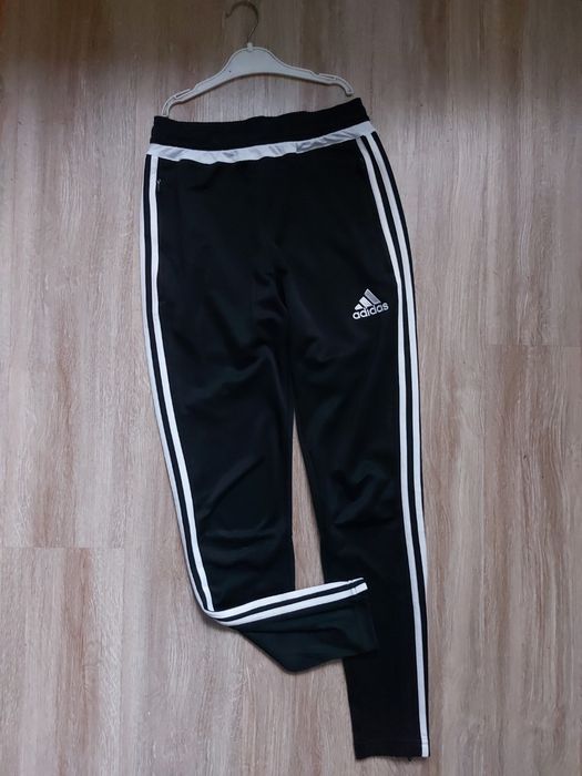 Фірмові спортивні штани-легінси Адідас!! Розмір XS..