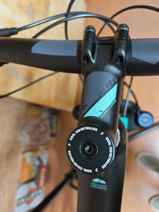 BTT CUBE Carbono 29