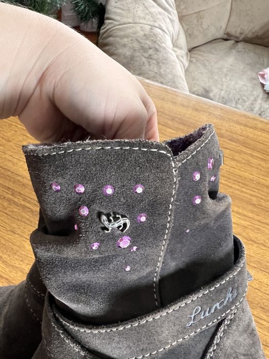 Подарую 27 розмір