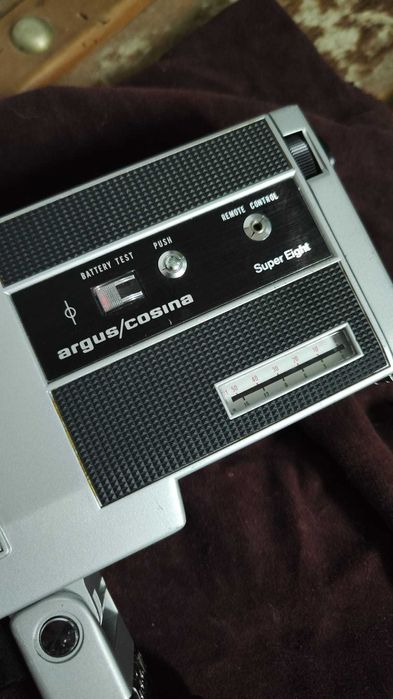 Vendo Maquina de Filmar Argus/Cosina