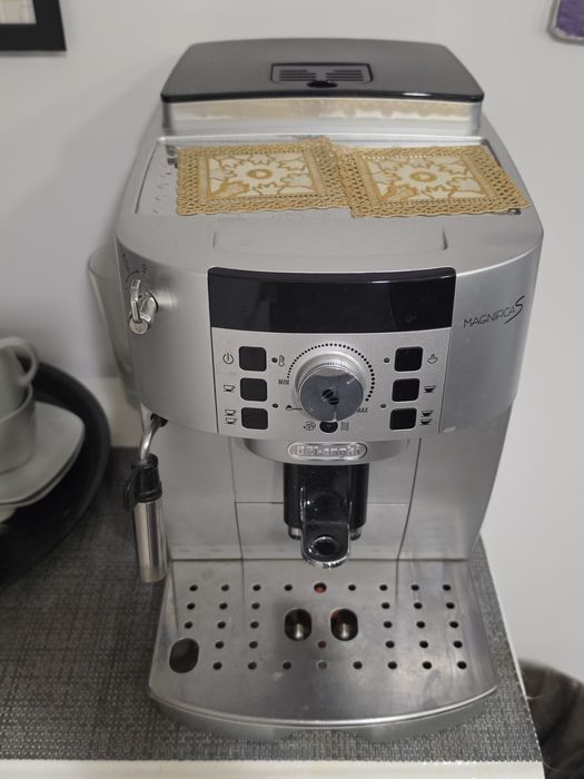 Ekspresy do kawy Delonghi Magnifica S
