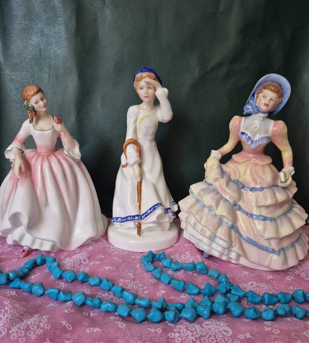 Порцелянова статуетка Royal Doulton Tender moment