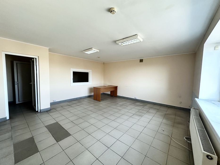 **Любецька! Два Кабінети /6000 + світло