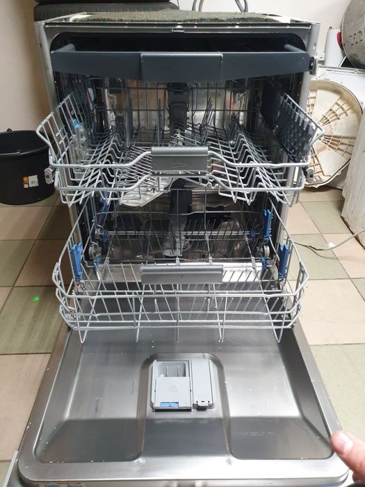 Zmywarka BEKO 60cm DFN26422X