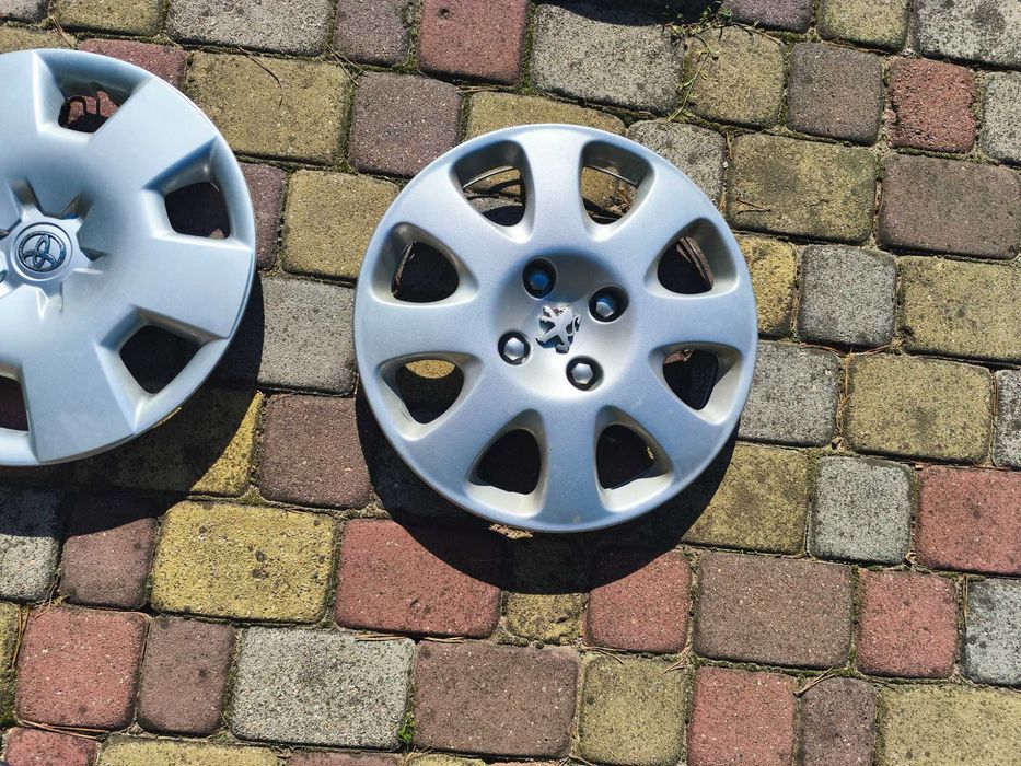 Sprzedam 5szt oryginalnych 15" calowych kołpaków samochodowych