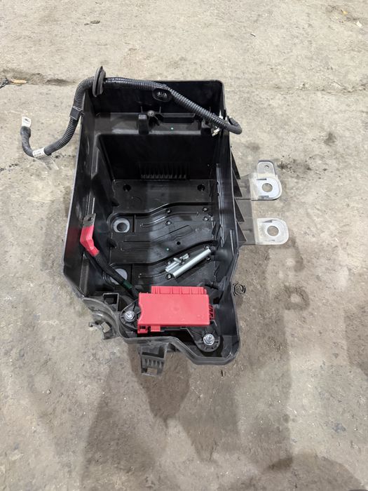 Podstawa akumulatora renault arkana 1.6 e-tech hybryda