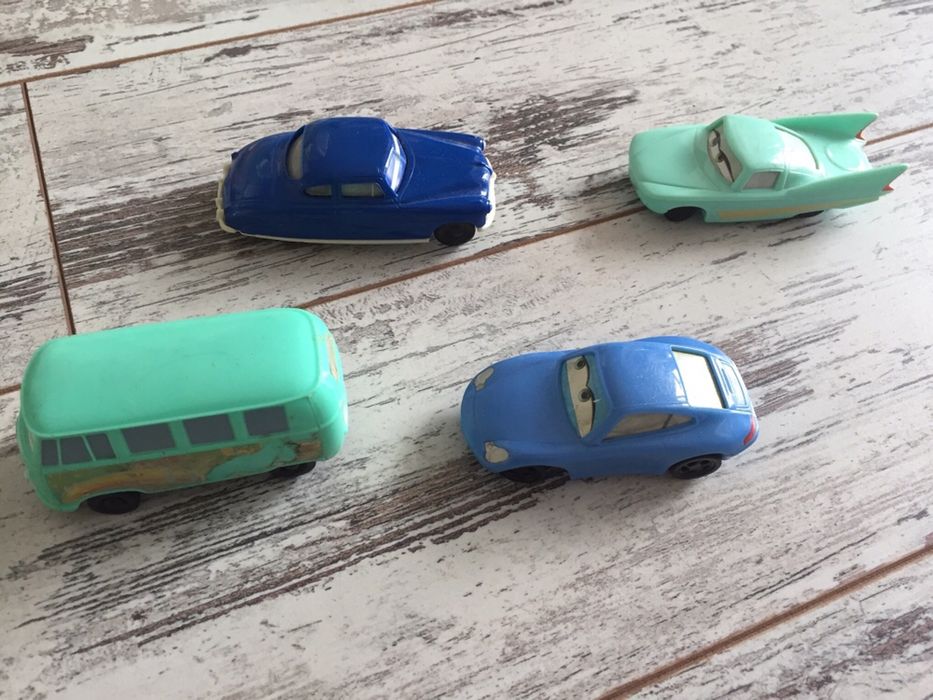 Іграшки з Макдональдс, Nestle та інші