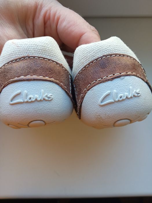Ботинки ботиночки кросівки Clarks для хлопчика 19 розмір перше в