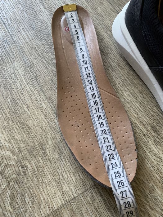 Шкіряні кросівки Clarks р.40 чорні сітка літні кларкс
