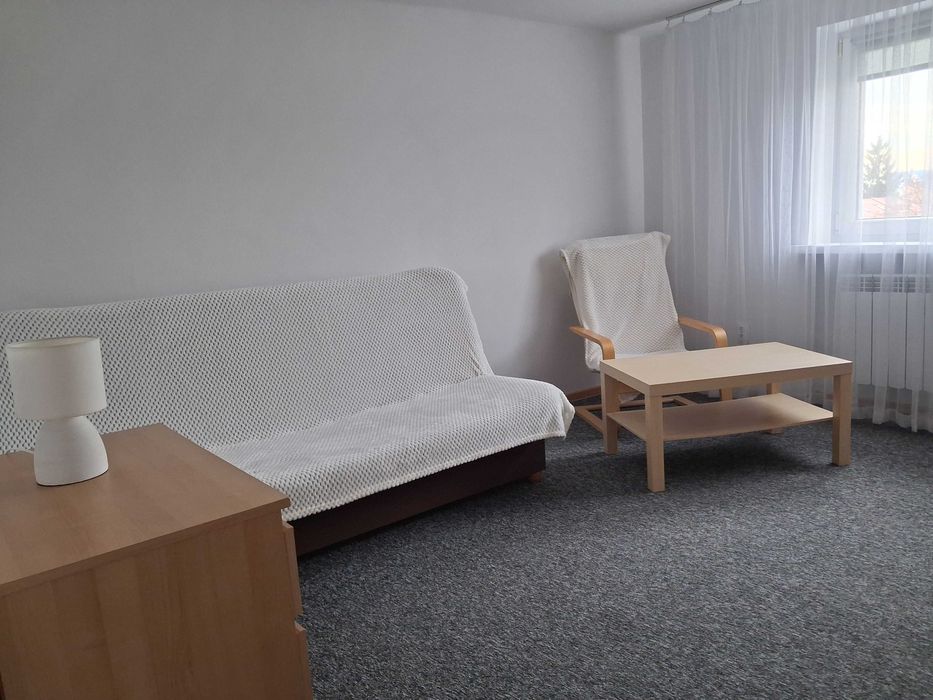 Pokój dla dziewczyny bez dodatkowych opłat