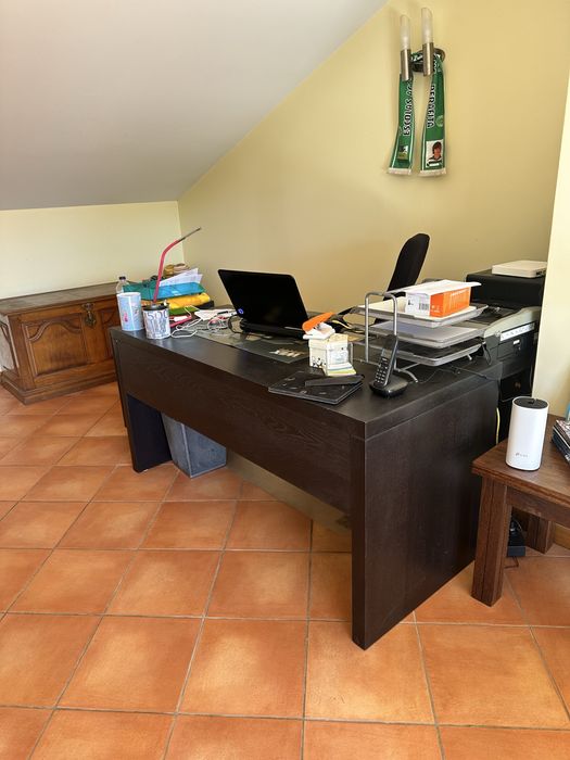 Secretaria Ikea preta