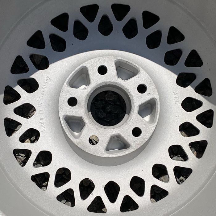 Rial BRABUS автентичні класичні диски до Mercedes 190 w201 w202 w124 w210 w123 w126 R107 Vito VW T3 T4 ідеальний стан після абразивної очистки 1987 р