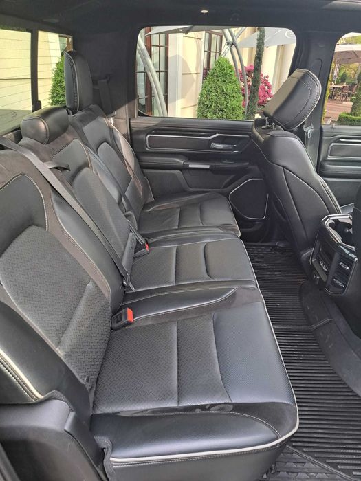 Auto do ślubu.Dodge Ram 1500,poj.5.7.rok 2019.Cena do ustalenia