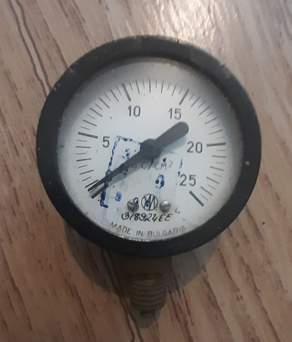 Продам манометр 0-25