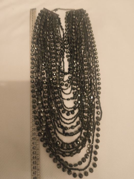 Colar vintage, cor cinzento chumbo