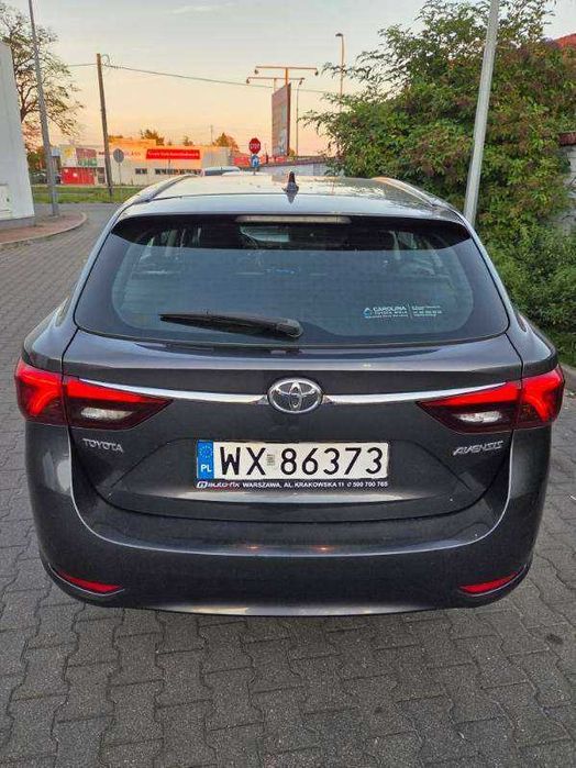 Toyota Avensis t 27
