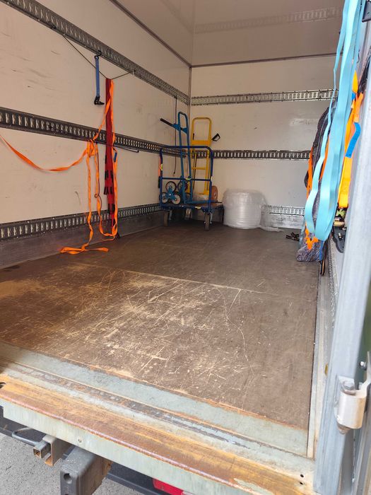 Wynajem auta z Kierowcą, transport Warszawa i okolice