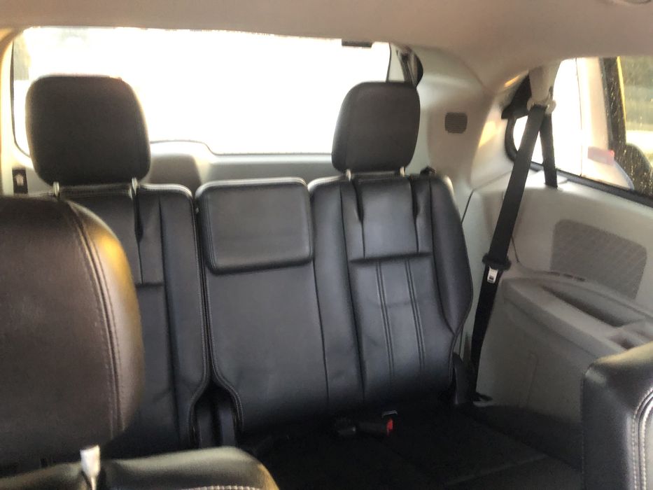 Chrysler town country