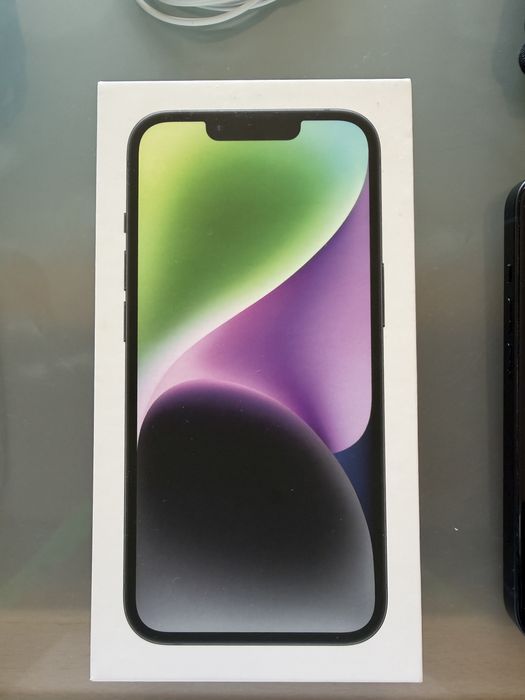 Conjunto: Iphone 14, cabos e capas