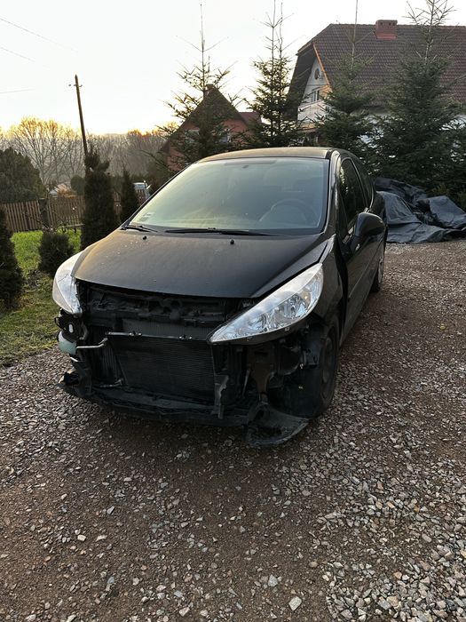 Pegout 207 po stluczce