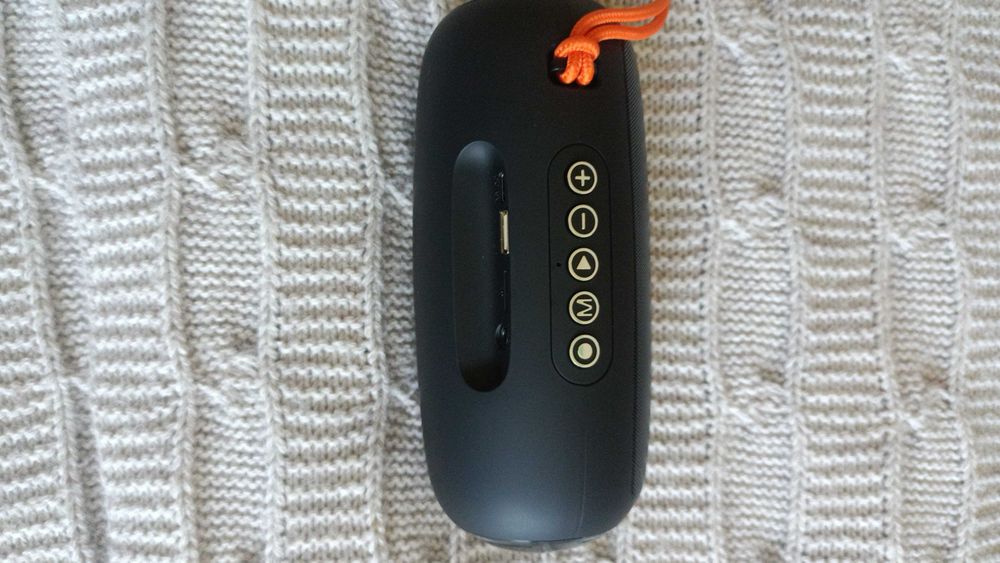 Głośnik bezprzewodowy z kolorowym światłem LED