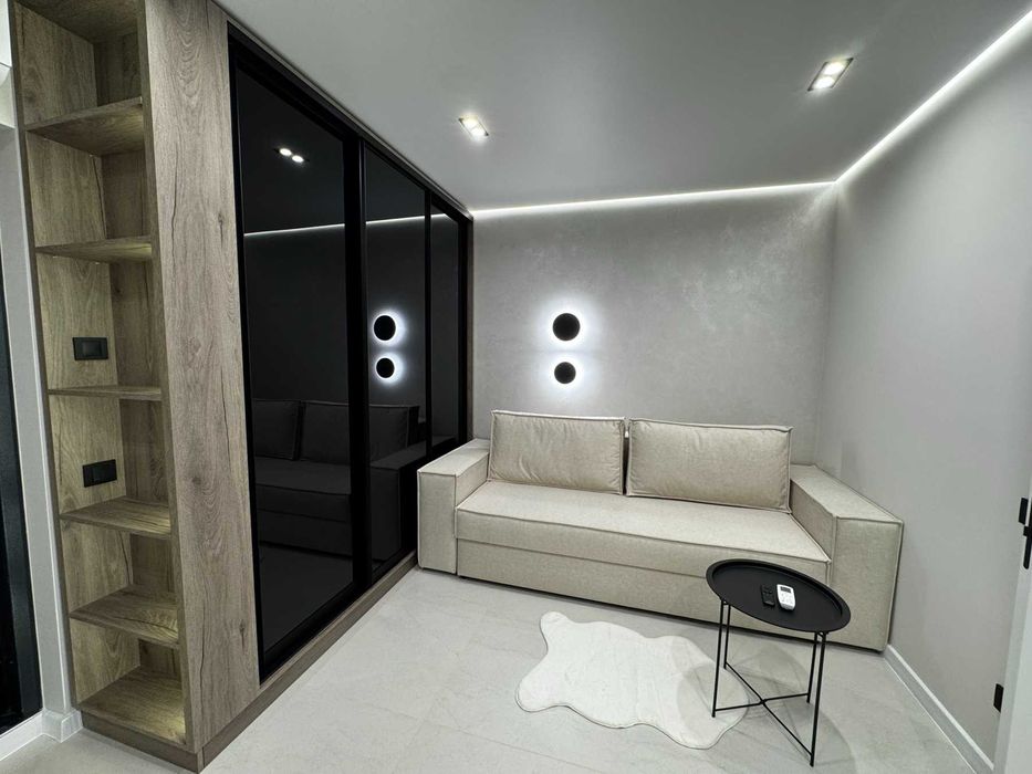 Однокімнатна квартира з дизайнерським ремонтом у центрі міста