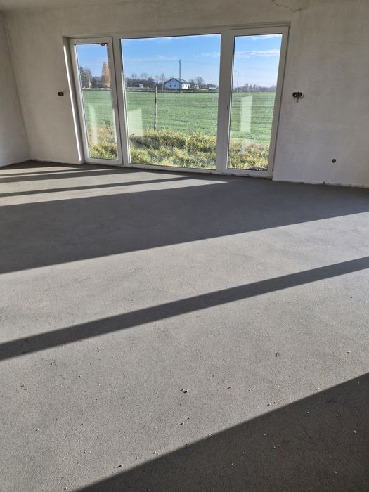 Duży funkcjonalny dom.Sypialnia z łazienką i garderobą+3 pokoje