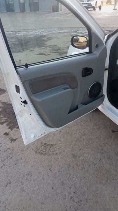 Цікавить обмін ПАСАЖИР 5 місний Daciy logan mcw 2008 1,6 газ