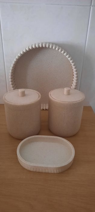 Conjunto de 4 peças em cerâmica