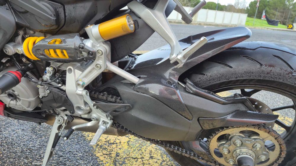 Ducati Streetfighter V2