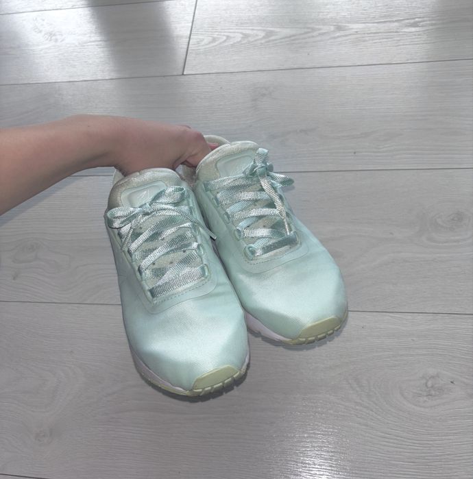 Buty Nike rozmiar 38,5 miętowe