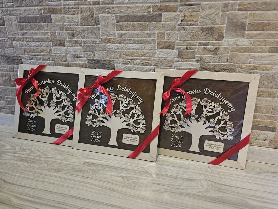 Prezent dla wychowawcy koniec roku szkolnego upominek. Drzewo