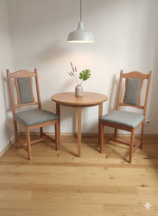 2 krzesła z szarym obiciem – 150 zł za komplet