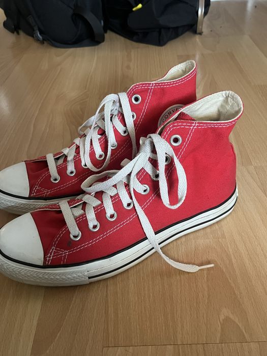Orginalne conversy z kolorze czerwonym