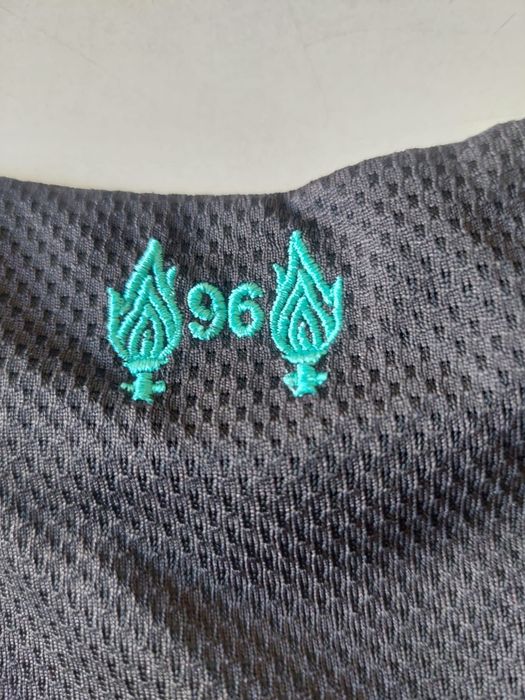 Camisola Oficial Liverpool - Criança 9, 10, 11, 12 anos