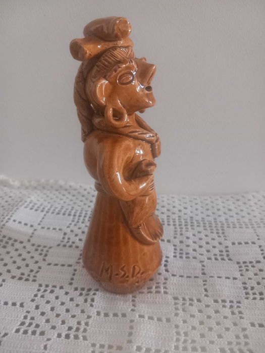 Escultura da ceramista Júlia Ramalho