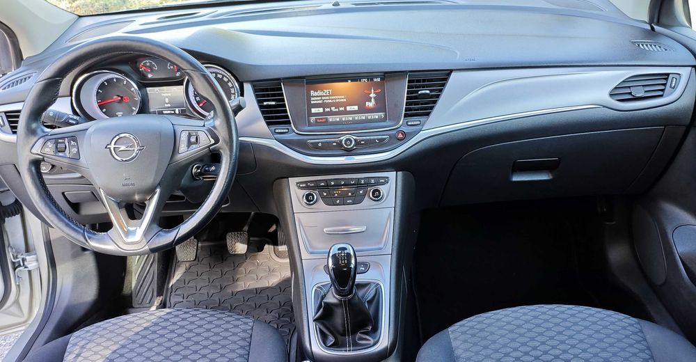 Opel Astra K 1.4 Turbo benzyna kamera czujniki
