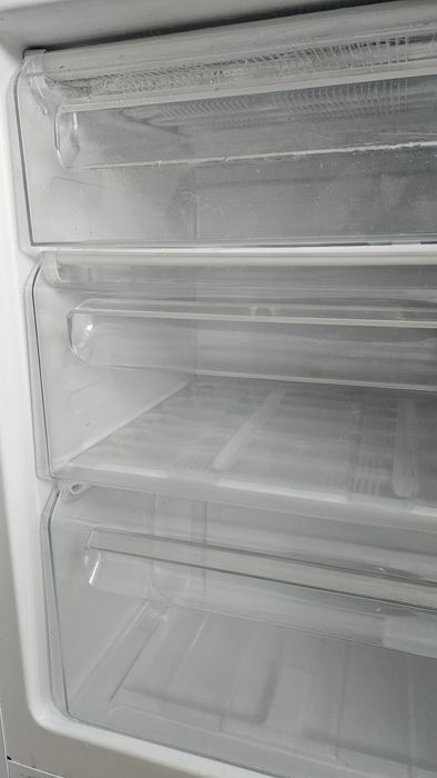 Frigorífico kunft funciona 100%