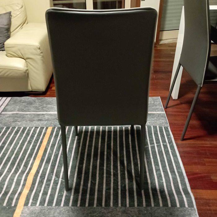 Mesa e 4 cadeiras